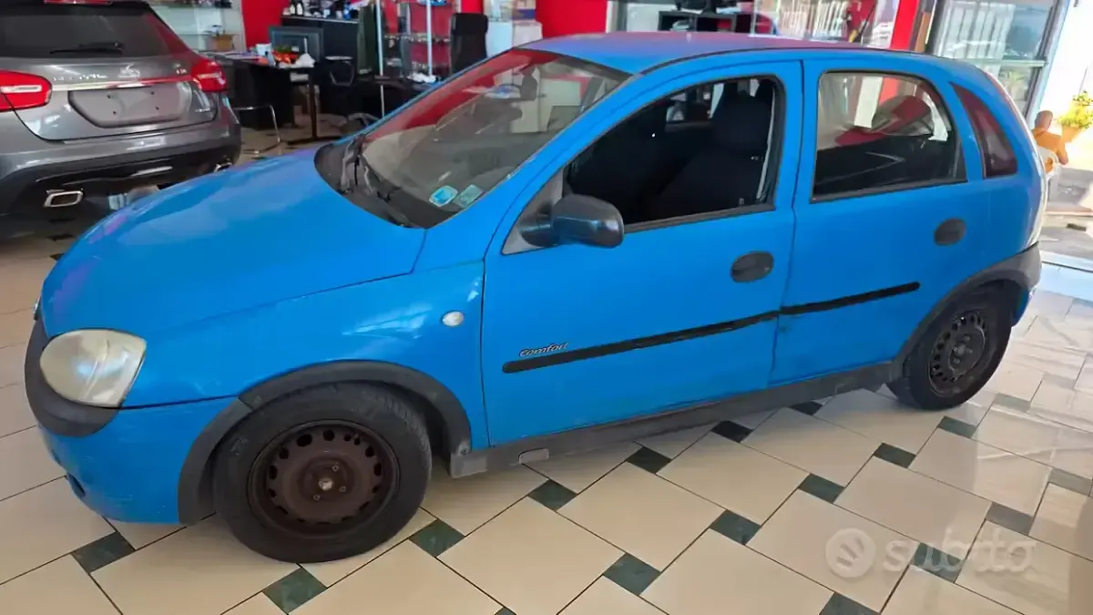 Usata Opel Corsa Comfort 65 CV (47 kW) 2001 Bluazzurro Utilitaria