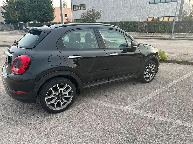 Usata Fiat 130 Cross 130 CV (95 kW) 2021 Nero Utilitaria