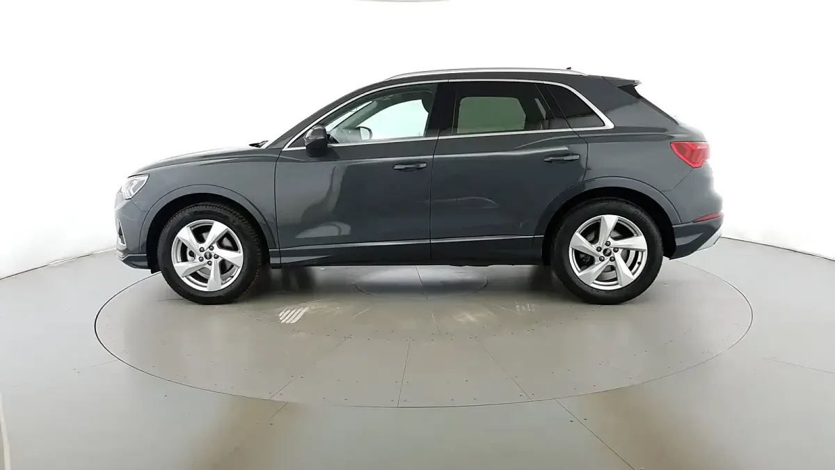 Usata Audi Q3 Advanced 150 CV (110 kW) 2024 Grigio atomico metallizzato SUV