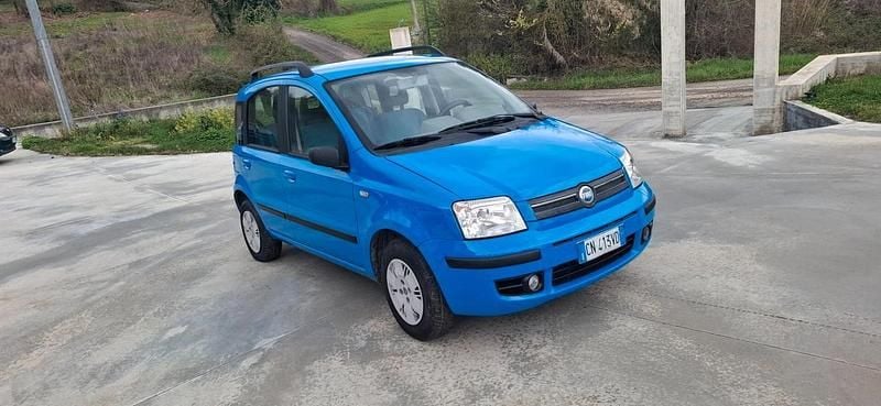 Usata Fiat Panda Dynamic 59 CV (43 kW) 2004 Blu Utilitaria