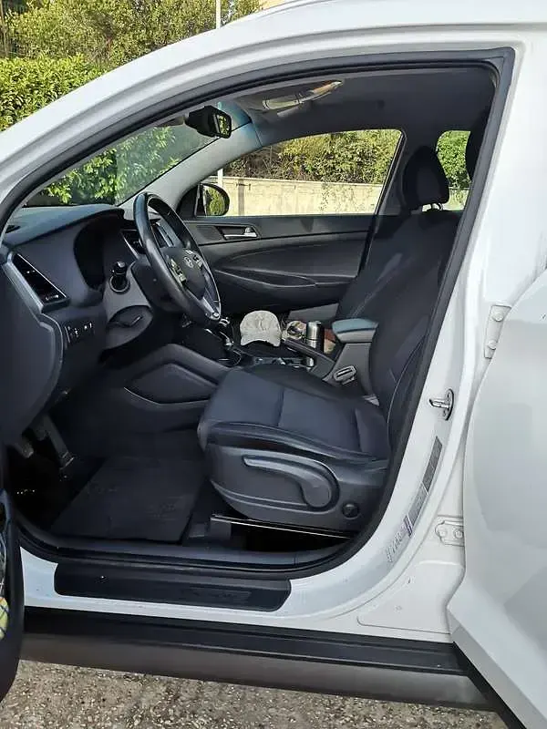 Usata Hyundai Tucson Xpossible 136 CV (100 kW) 2016 Bianco SUV
