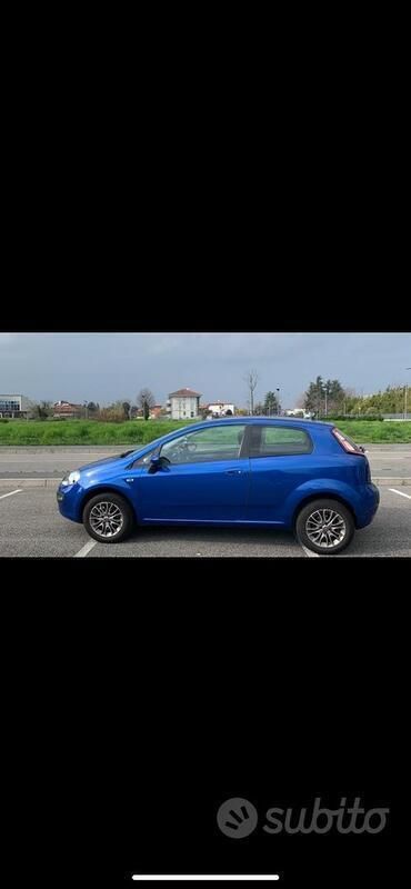 Usata Fiat Punto Evo 77 CV (56 kW) 2011 Blu Utilitaria