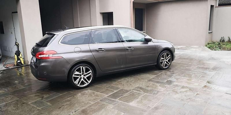 Usata Peugeot 308 SW Allure 120 CV (88 kW) 2015 Station wagon