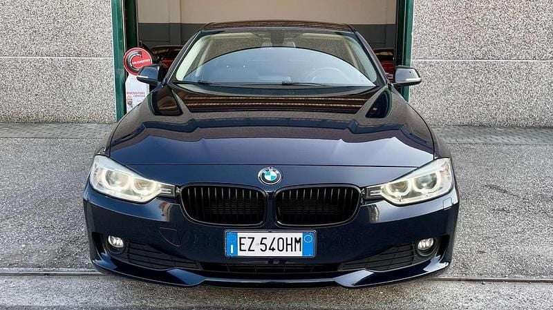 Usata BMW 320 Sport Line 185 CV (136 kW) 2015 Blu Station wagon