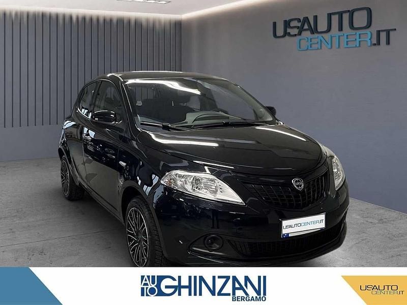 Usata Lancia Ypsilon 70 CV (51 kW) 2023 Nero Utilitaria