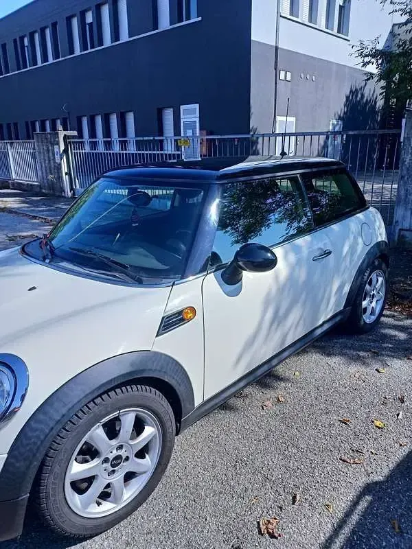 Usata Mini Cooper D 111 CV (81 kW) 2011 Utilitaria