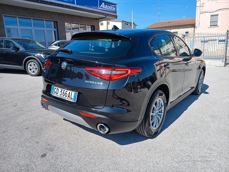 Usata Alfa Romeo Stelvio Business 190 CV (139 kW) 2020 Nero SUV