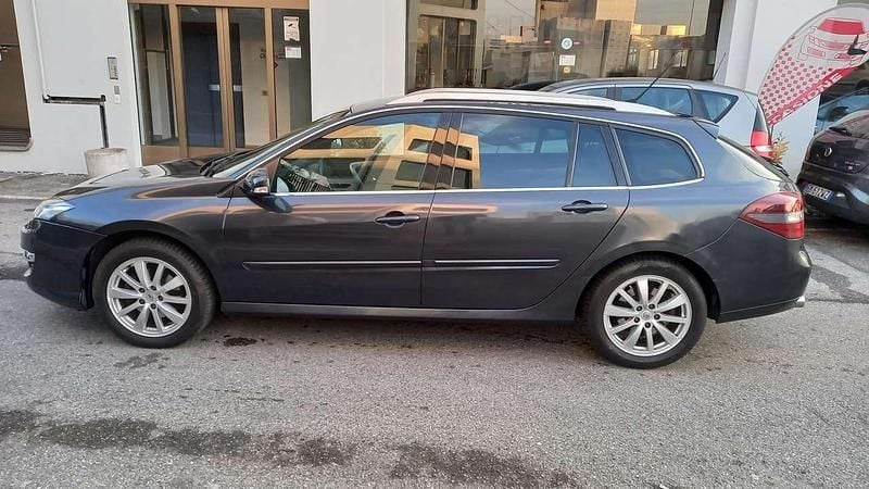 Usata Renault Laguna III 150 CV (110 kW) 2013 Verde Station wagon