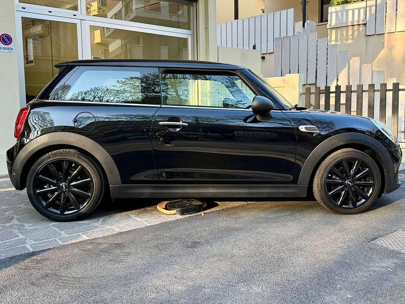 Usata Mini ONE Business 102 CV (75 kW) 2019 Nero Utilitaria