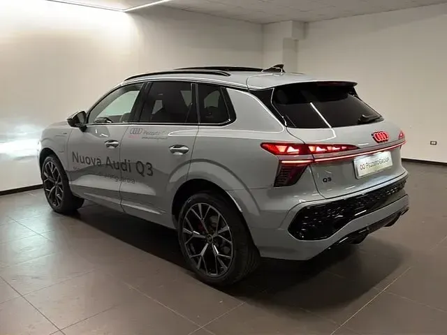 Nuova Audi Q3 Ambiente 272 CV (200 kW) 2026 Grigio freccia perla SUV