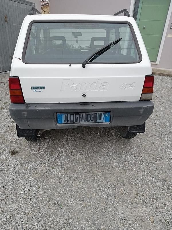 Usata Fiat Panda 4x4 54 CV (39 kW) 2002 Bianco Utilitaria