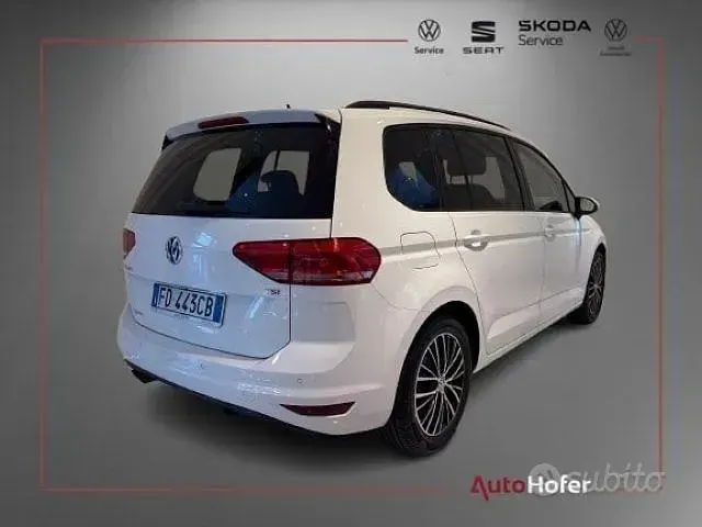 Begagnad VW Touran Business 150 HK (110 kW) 2016 Vit Minibuss