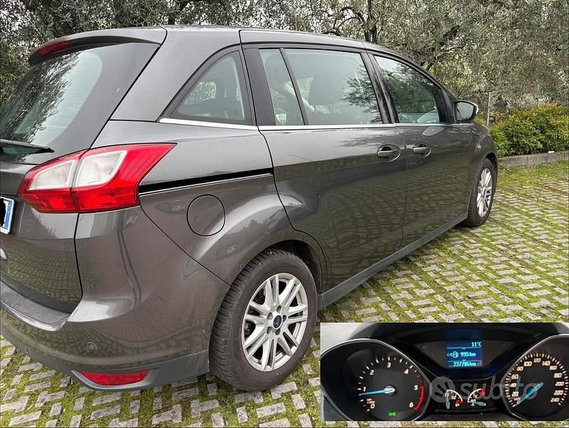 Usata Ford Grand C-Max Titanium 2015 Grigio Monovolume