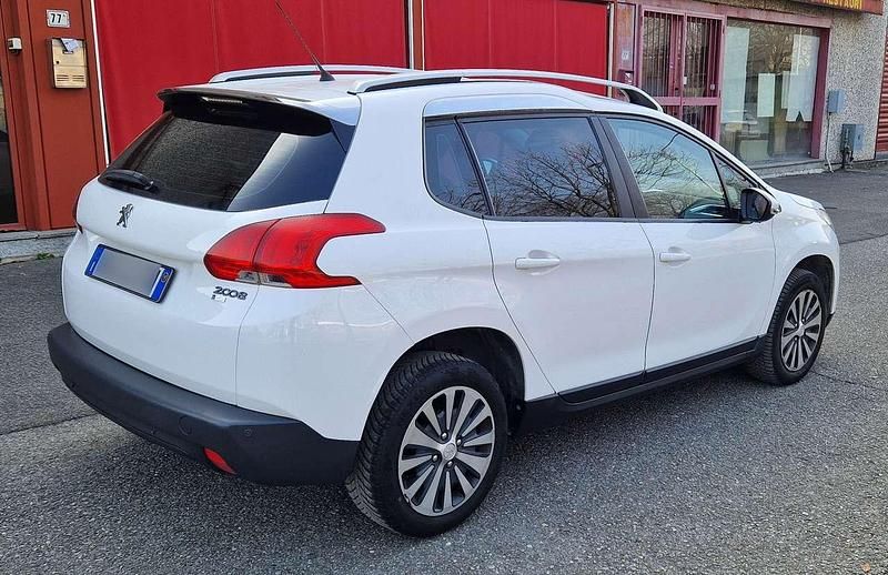 Usata Peugeot 2008 Allure 92 CV (67 kW) 2014 Bianco SUV