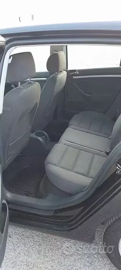Usata VW Golf IV 140 CV (102 kW) 2004 Berlina