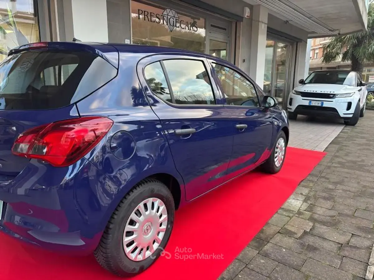 Usado Opel Corsa Selection 69 CV (50 kW) 2017 Azul Utilitario