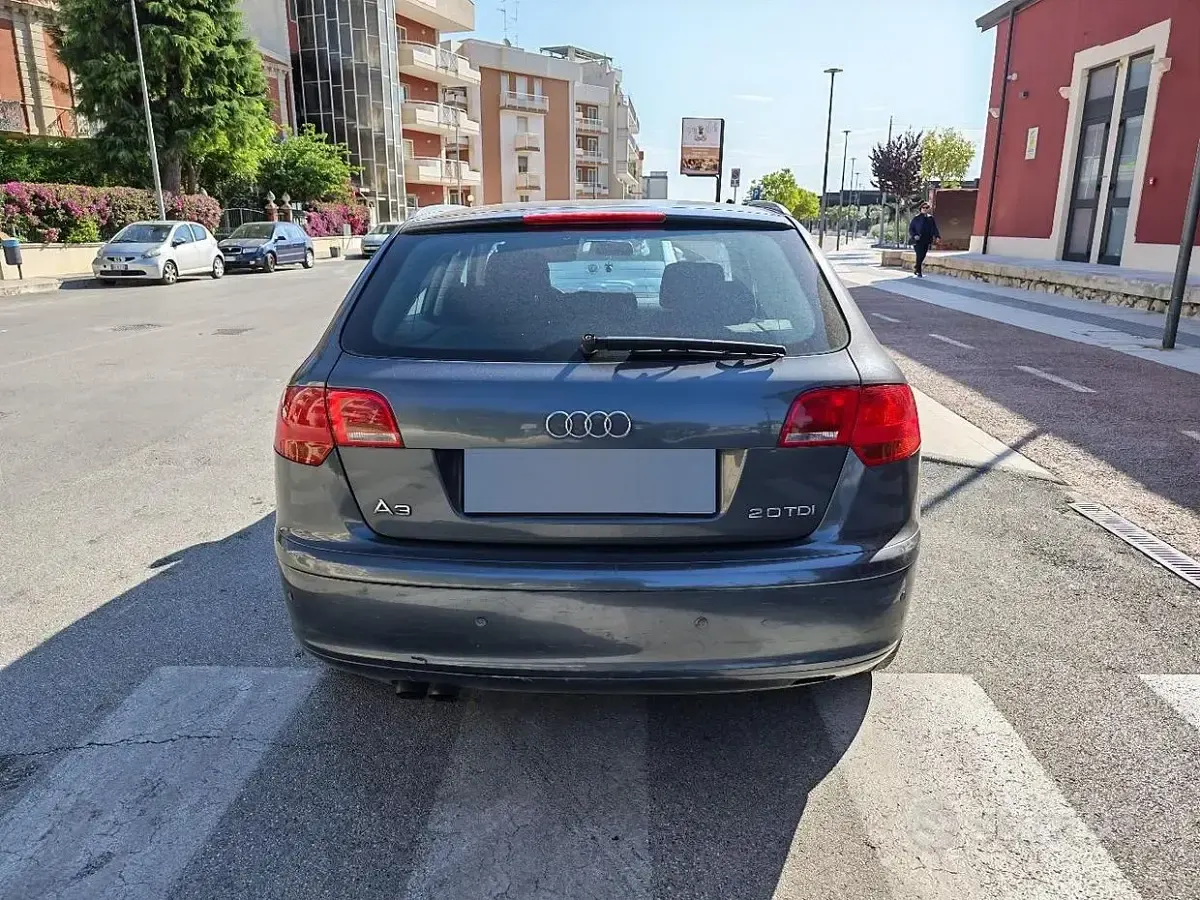 Usata Audi A3 140 CV (102 kW) 2004 Grigio Utilitaria