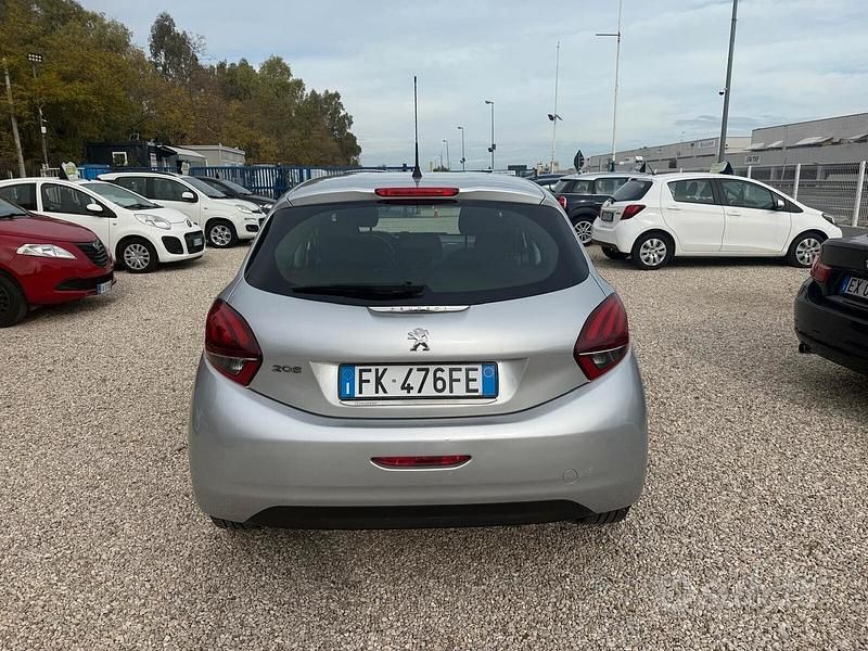 Usata Peugeot 208 Allure 75 CV (55 kW) 2017 Grigio Utilitaria