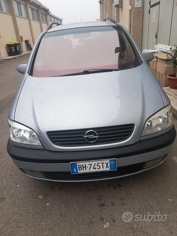 Usata Opel Zafira 2000 Grigio Monovolume