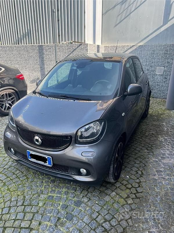 Usata Smart ForFour 70 CV (51 kW) 2016 Grigio Utilitaria