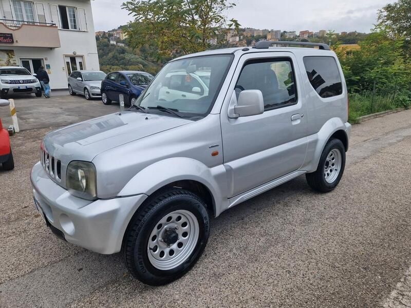 Usata Suzuki Jimny 81 CV (59 kW) 2003 Grigio SUV