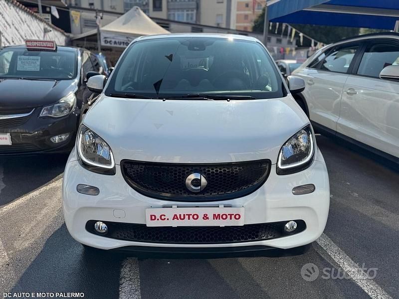 Usata Smart ForFour 90 CV (66 kW) 2018 Bianco Utilitaria