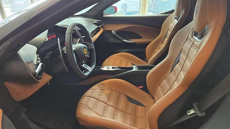 Usata Ferrari 296 663 CV (487 kW) 2024 Rosso corsa Coupé