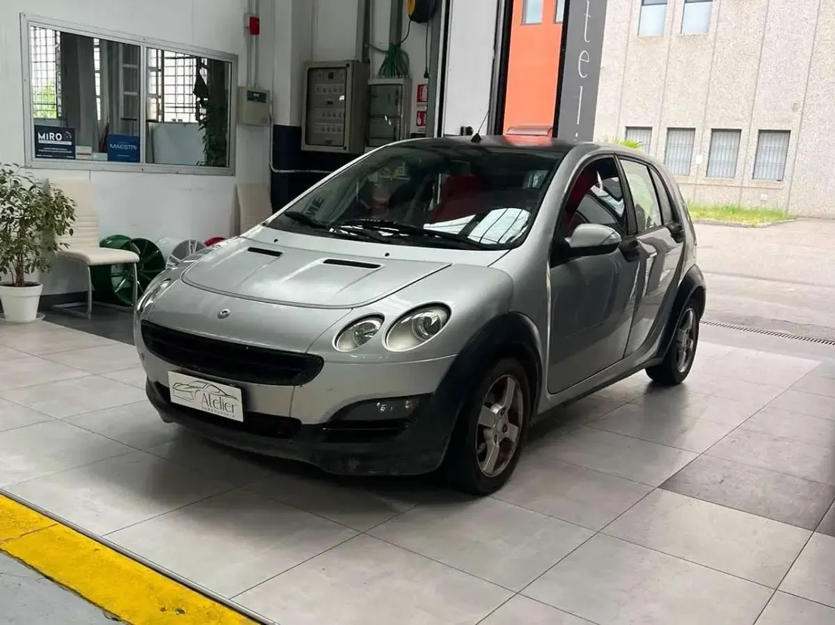 Usata Smart ForFour Pulse 95 CV (69 kW) 2006 Argento Utilitaria