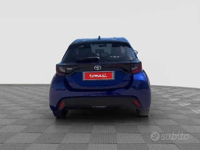Usata Toyota Yaris Business Edition 72 CV (52 kW) 2022 Dark blue met Utilitaria