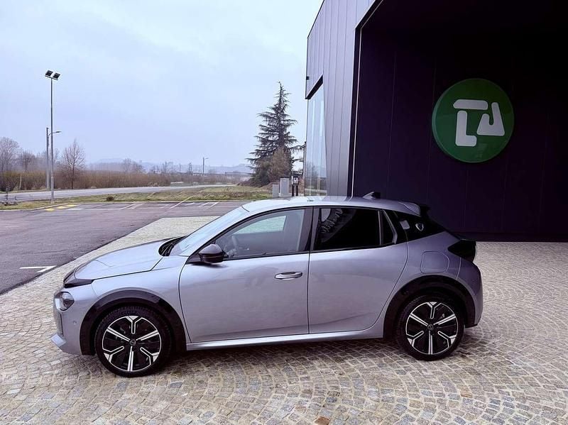 Usata Lancia Ypsilon 101 CV (74 kW) 2024 Argento Utilitaria