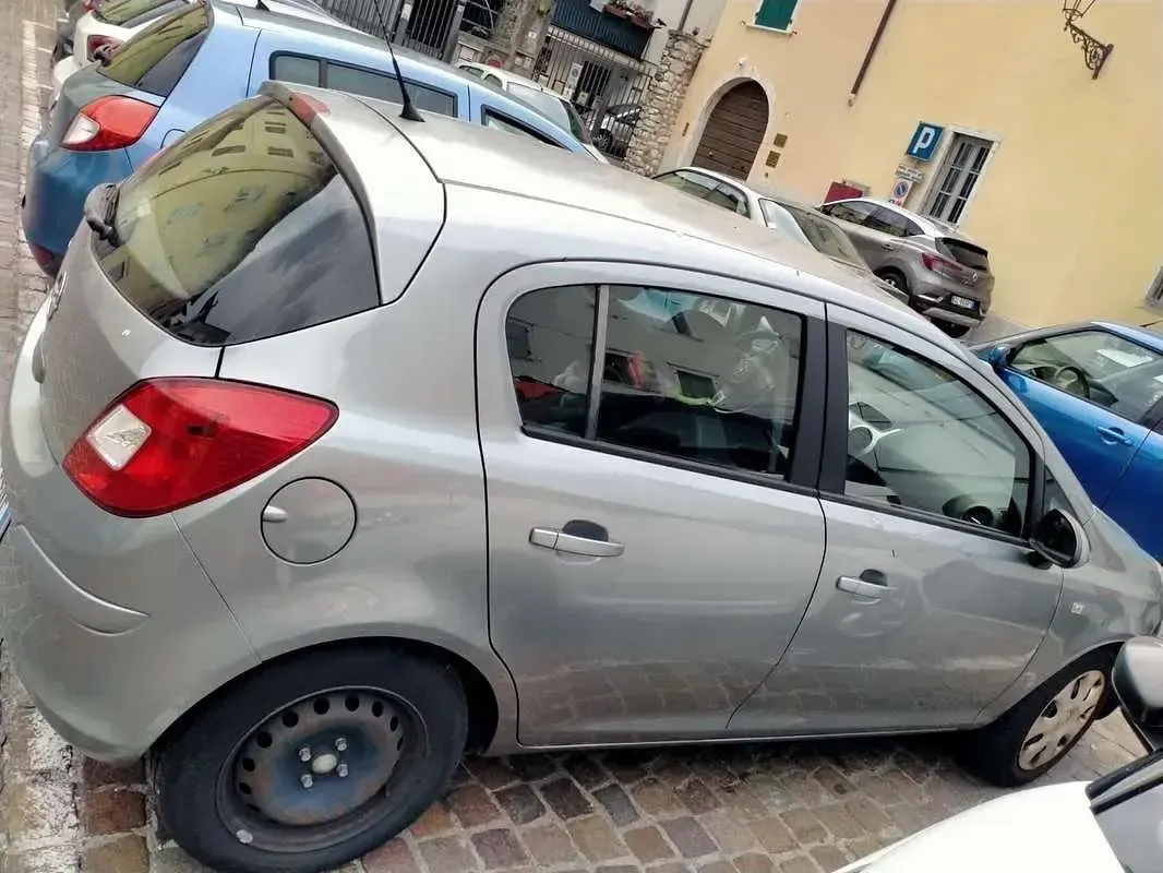 Usata Opel Corsa 86 CV (63 kW) 2012 Utilitaria