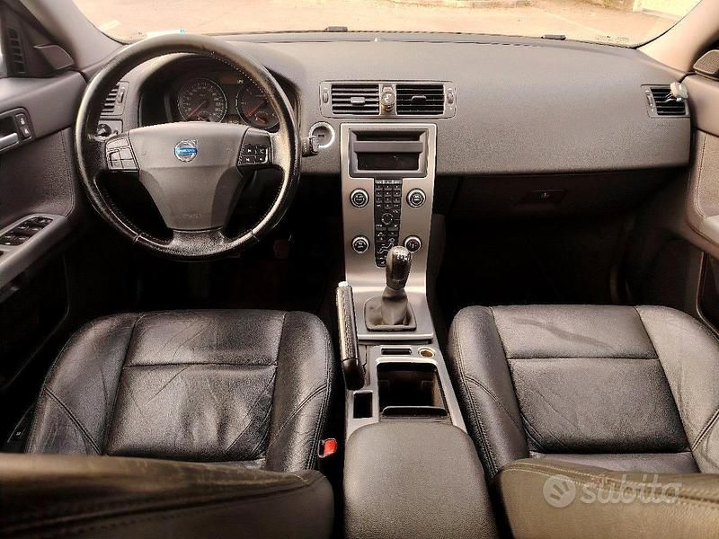 Usata Volvo V50 Summum 136 CV (100 kW) 2007 Nero Station wagon