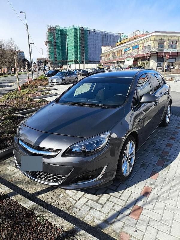 Usata Opel Astra Sport 140 CV (102 kW) 2013 Grigio Station wagon