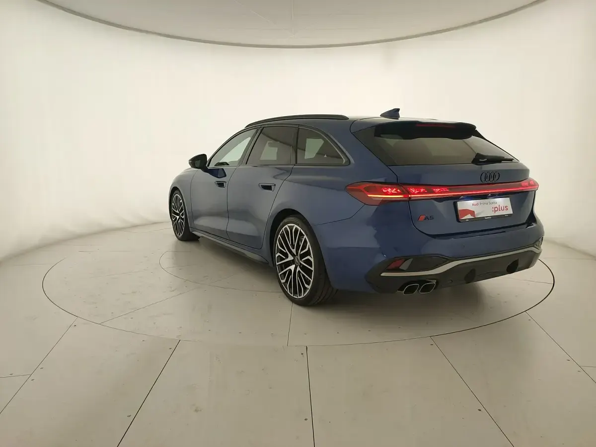 Usata Audi A5 S-Line 204 CV (150 kW) 2024 Blu ascari metallizzato Station wagon