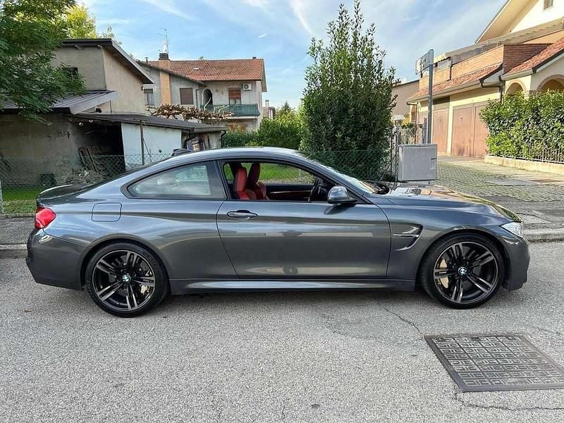 Grigio Usata 2015 BMW M4 Comfort Edition Coupé | 38.500 € (Cara) - Immagine 1/4