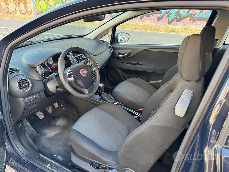 Usata Fiat Punto 69 CV (50 kW) 2013 Blu Utilitaria