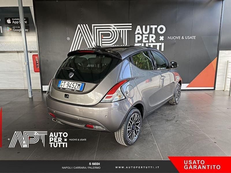 Usata Lancia Ypsilon S 69 CV (50 kW) 2024 Grigio Utilitaria