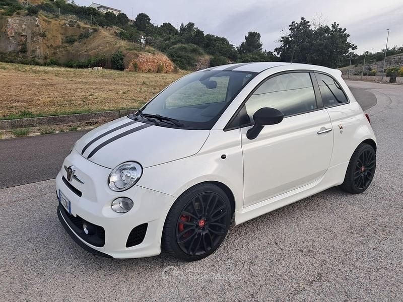 Bianco Usata 2013 Abarth 595 Turismo Tre volumi | 13.999 € (Buon prezzo) - Immagine 1/4