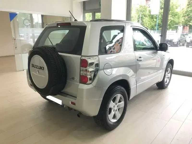 Usata Suzuki Grand Vitara 129 CV (94 kW) 2007 Argento SUV
