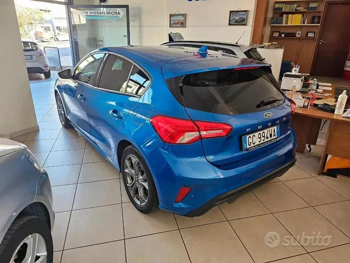 Usata Ford Focus ST-Line 120 CV (88 kW) 2020 Bluazzurro Berlina