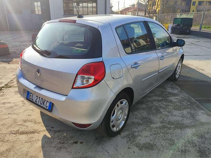 Usata Renault Clio IV 75 CV (55 kW) 2012 Argento Berlina