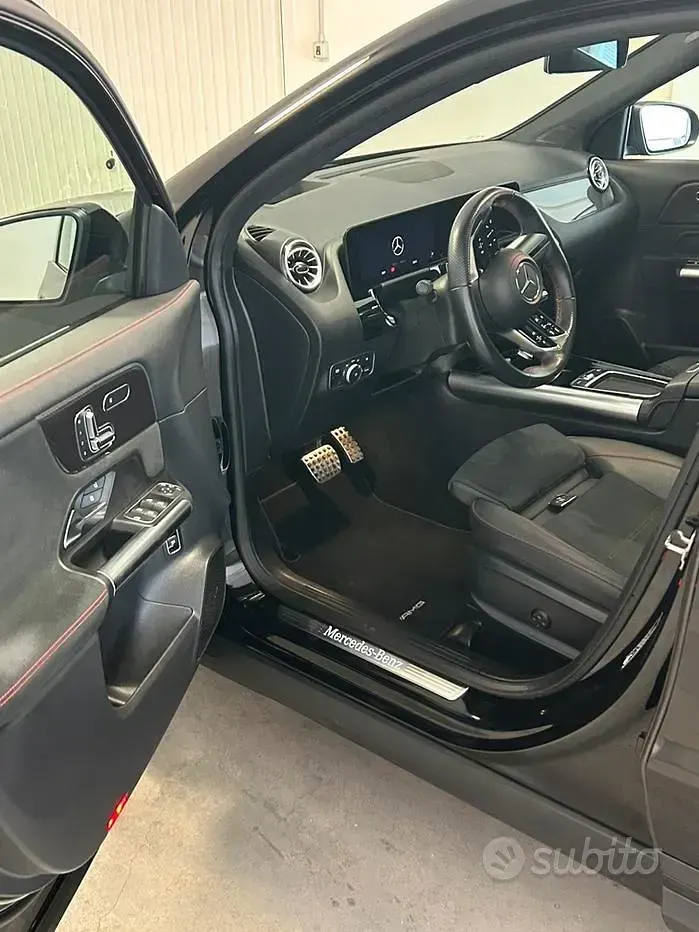 Usata Mercedes GLA200 Premium Plus 156 CV (114 kW) 2024 Nero SUV
