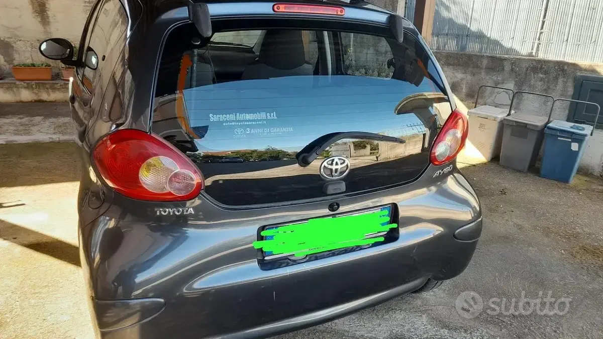 Usata Toyota Aygo 68 CV (50 kW) 2007 Grigio Utilitaria