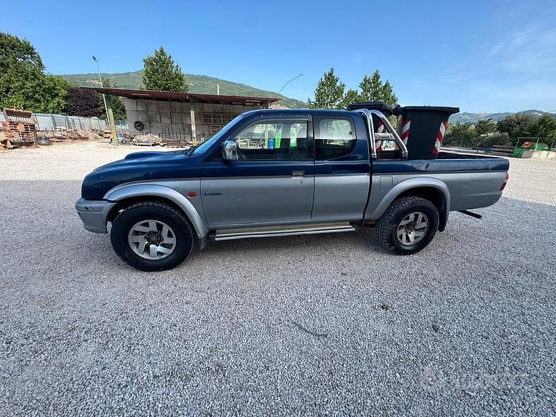 Usata Mitsubishi L200 87 CV (63 kW) 2000 Blu Pick-up