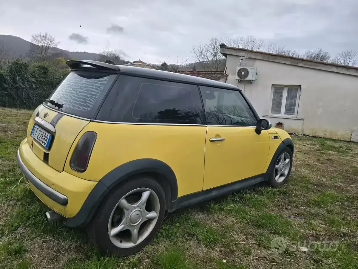 Usata Mini One D 75 CV (55 kW) 2005 Giallo Utilitaria