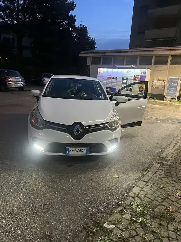 Usata Renault Clio IV Life 75 CV (55 kW) 2017 Berlina