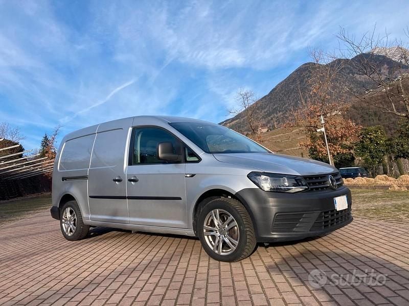 Usata VW Caddy Maxi 102 CV (75 kW) 2016 Grigio Monovolume