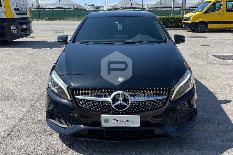 Usata Mercedes A180 Premium 108 CV (79 kW) 2017 Nero Berlina