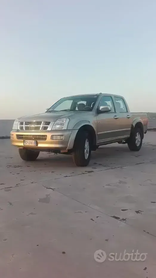 Usata Isuzu D-Max 131 CV (96 kW) 2004 Cabrio