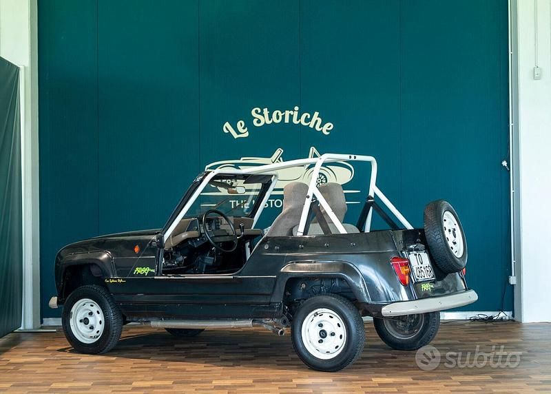 Usata Renault R4 33 CV (24 kW) 1987 Nero(met.) Utilitaria